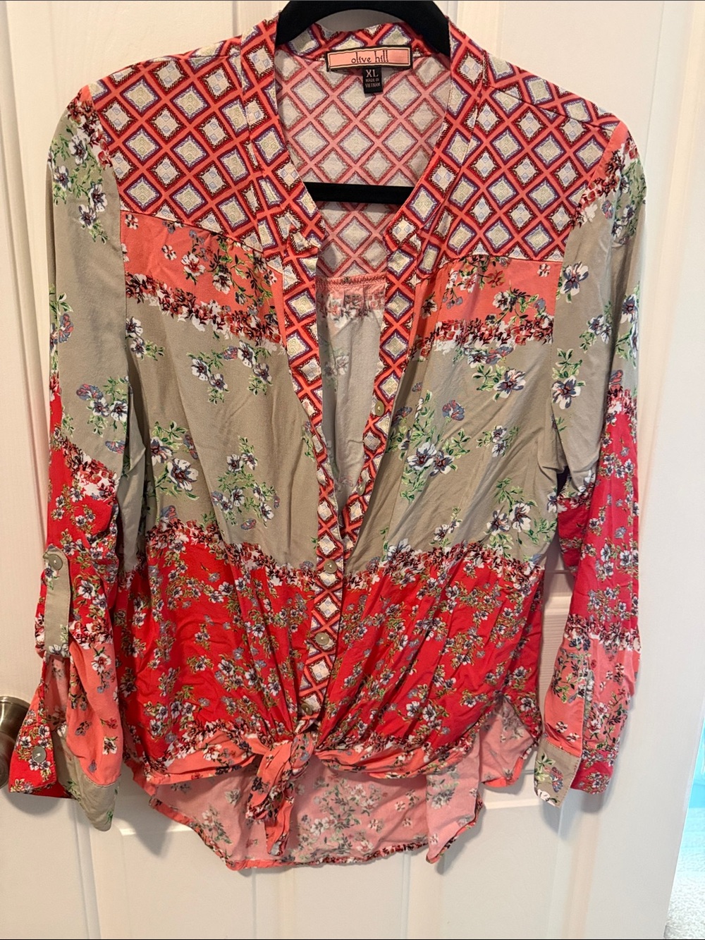 Olive Hill Red and Green Mixed-Print Button-Front Tie-Hem Shirt